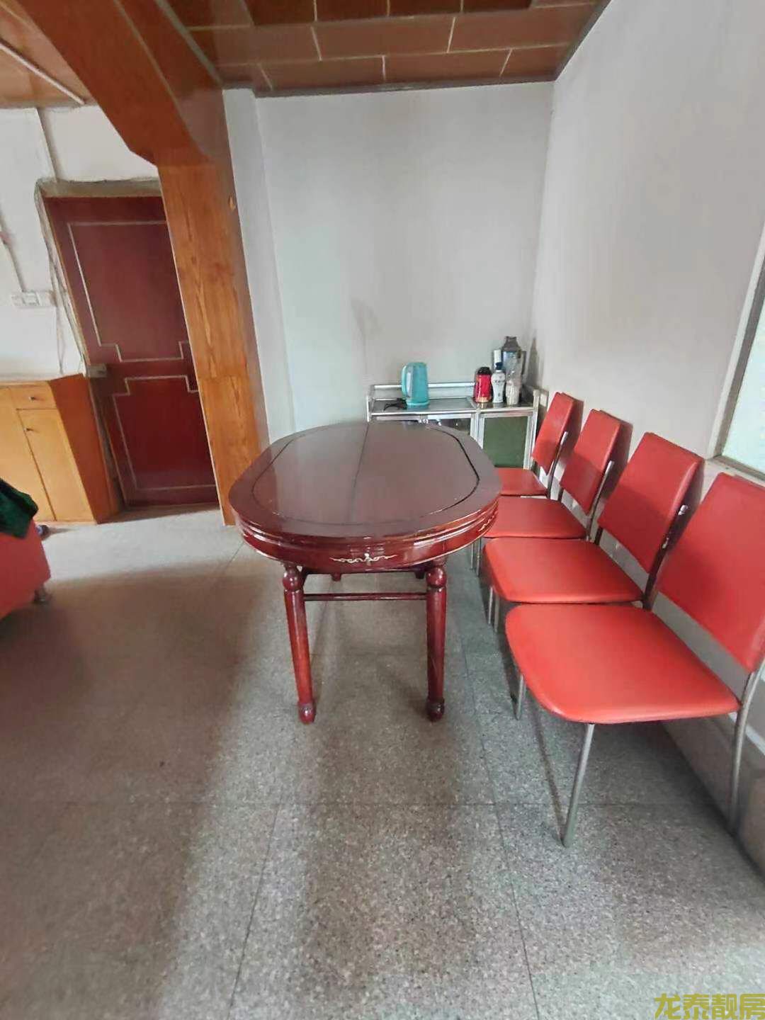 老城区江口一中附近，16.8万买三房