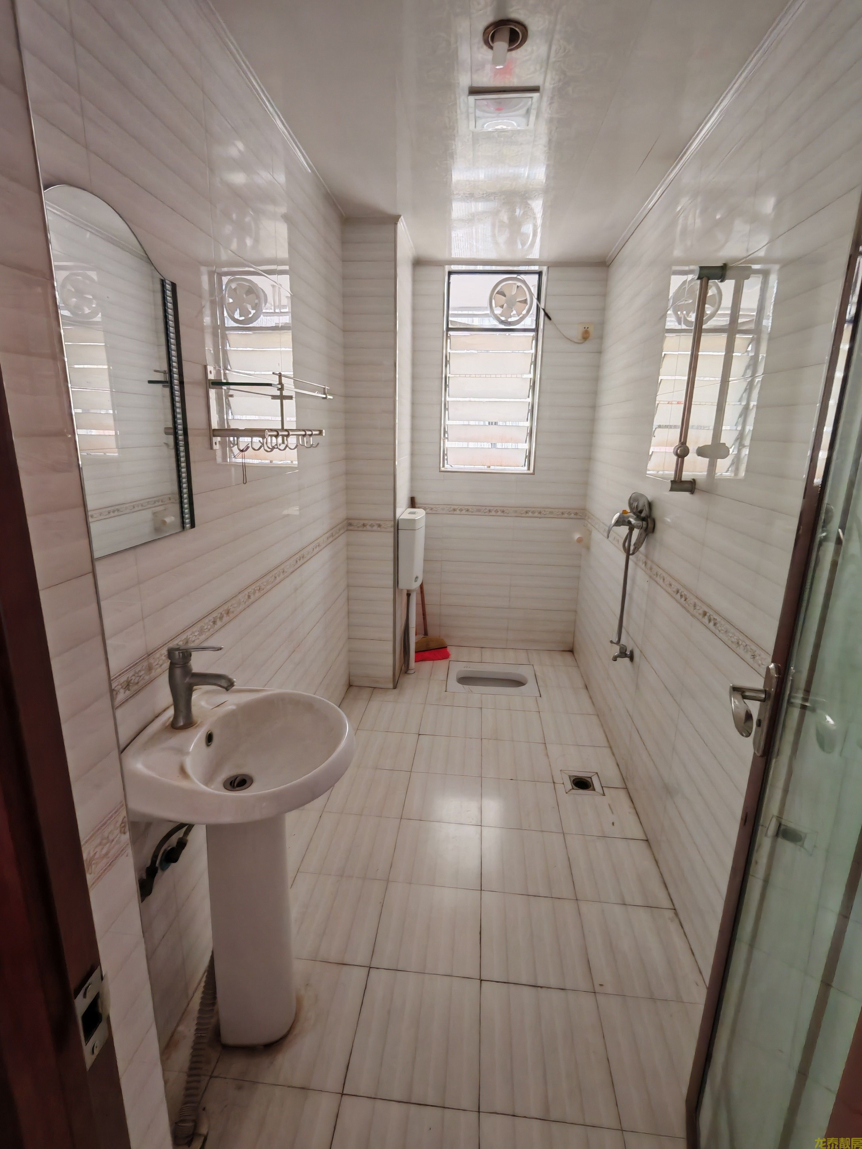 盛世商贸城电梯高层