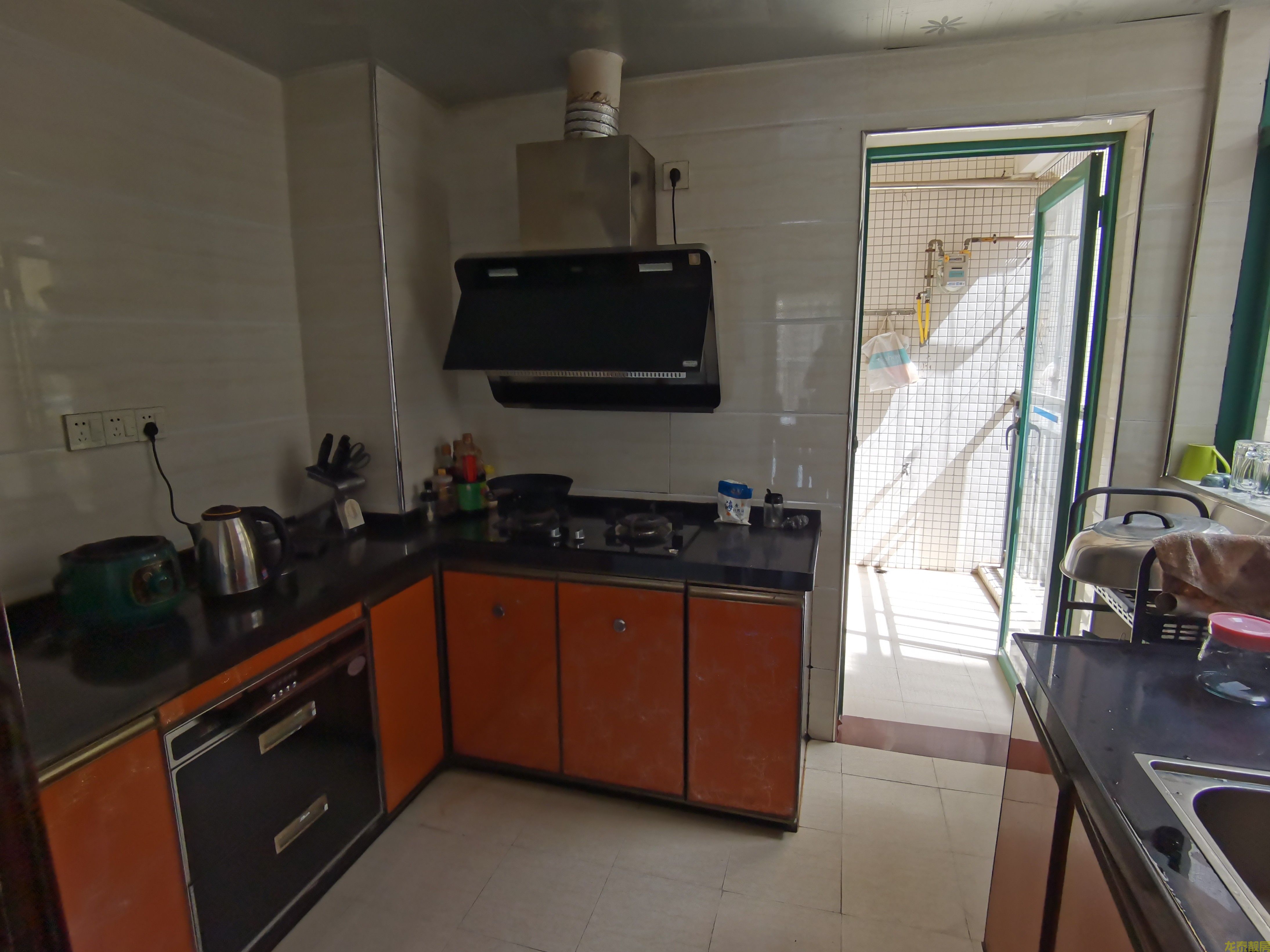 龙泉居电梯靓层南向