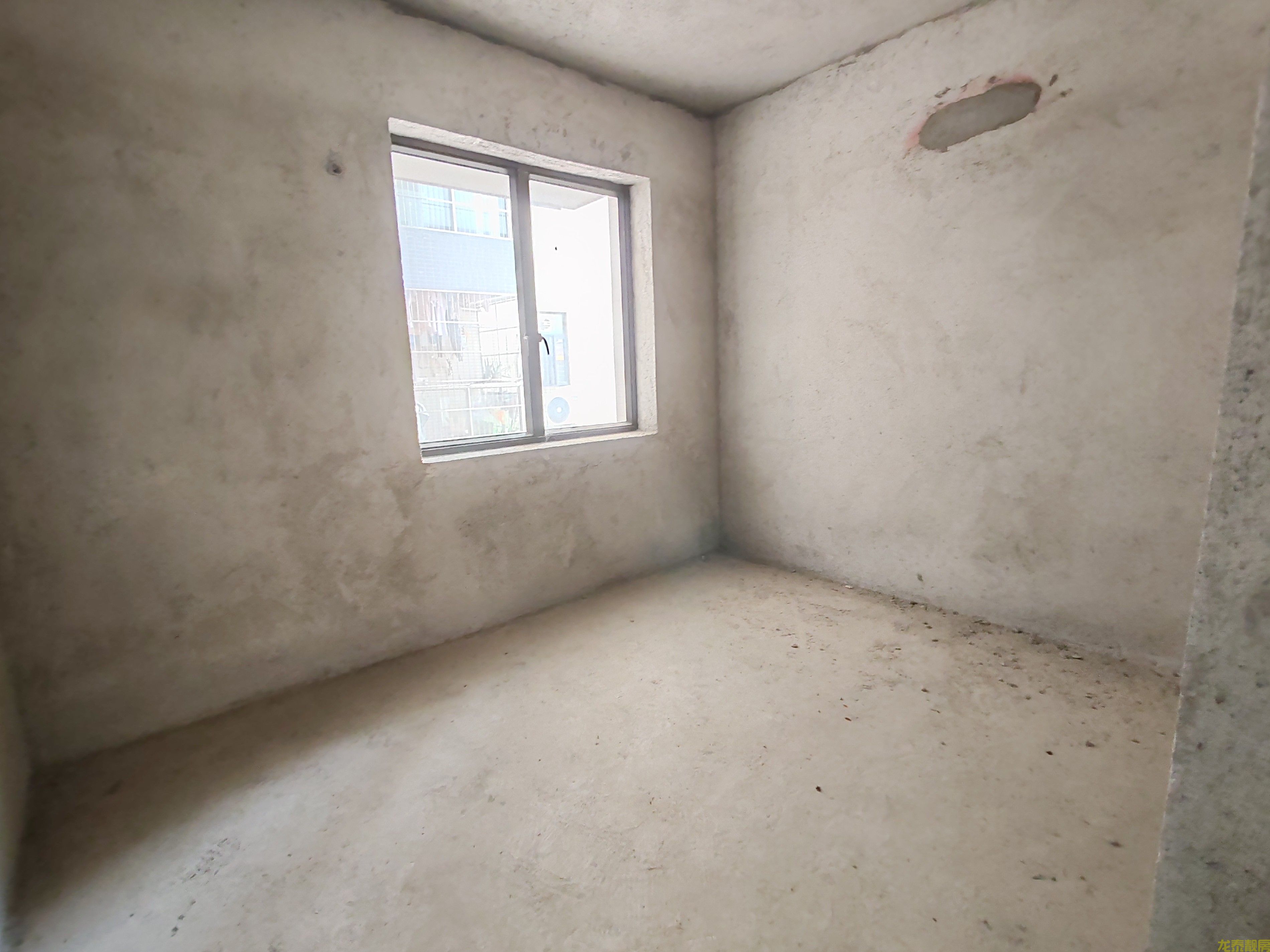 盛世莲花毛坯3房单边位