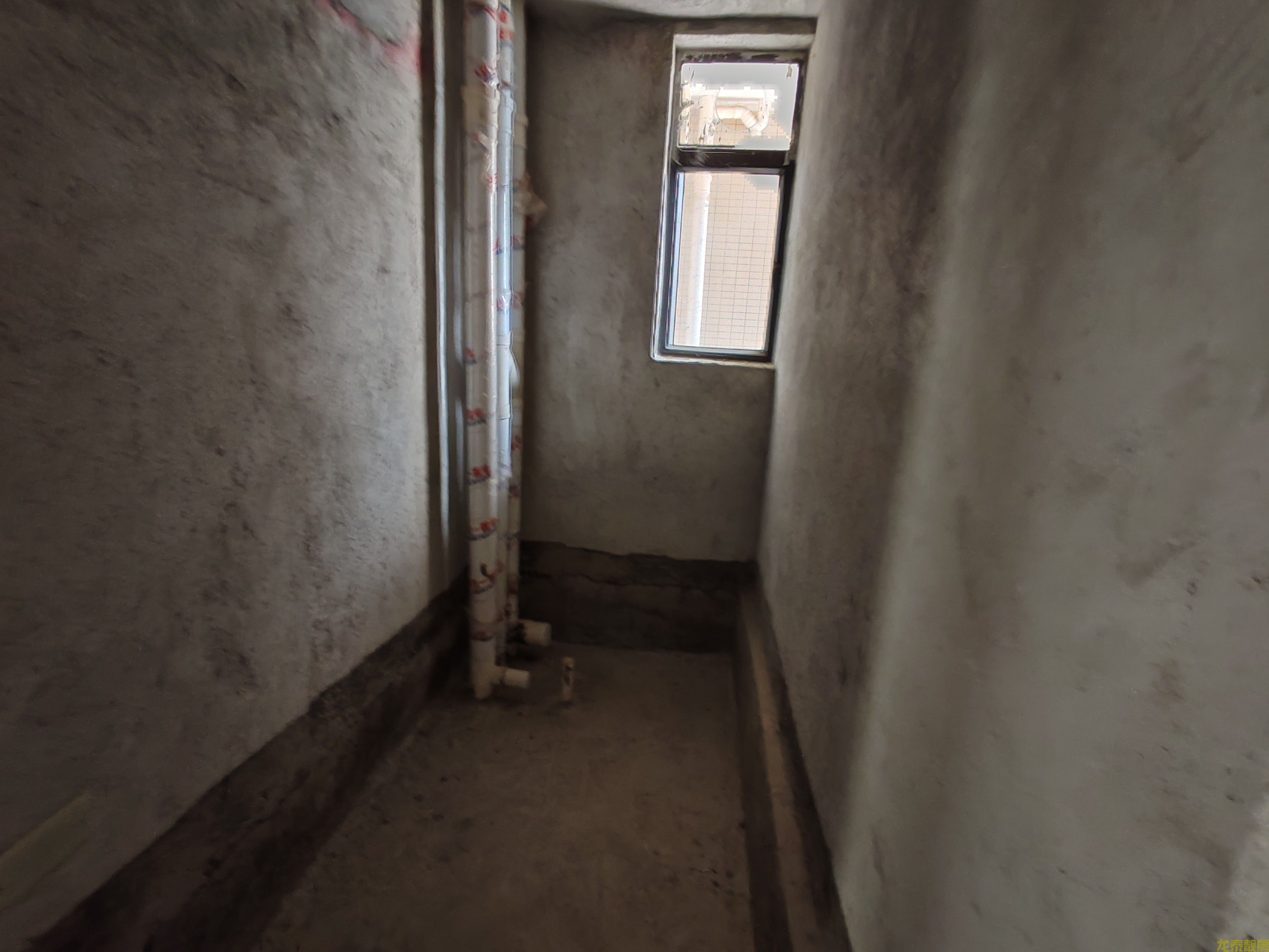 盛世莲花毛坯3房单边位