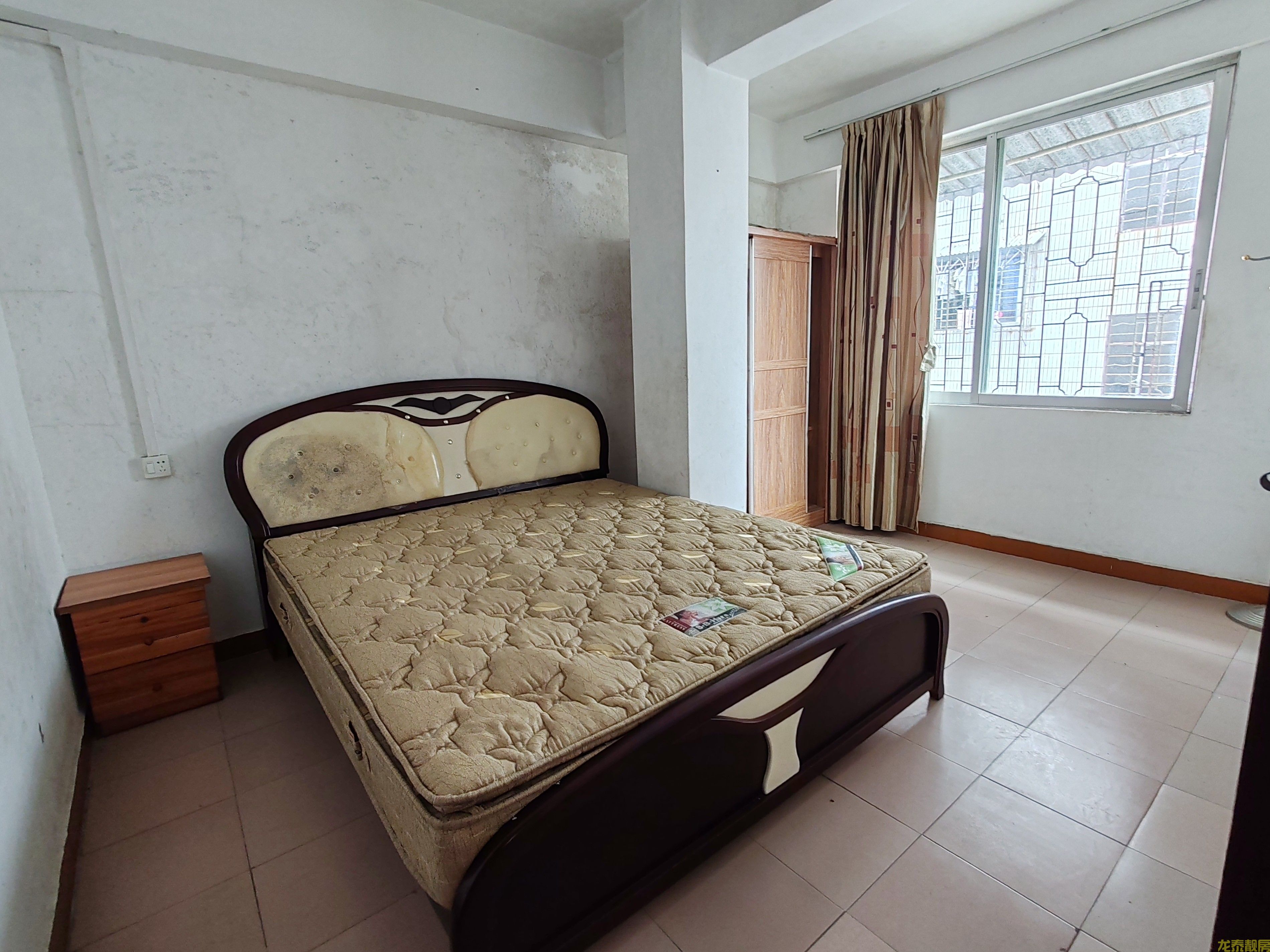 一中门口步梯7楼