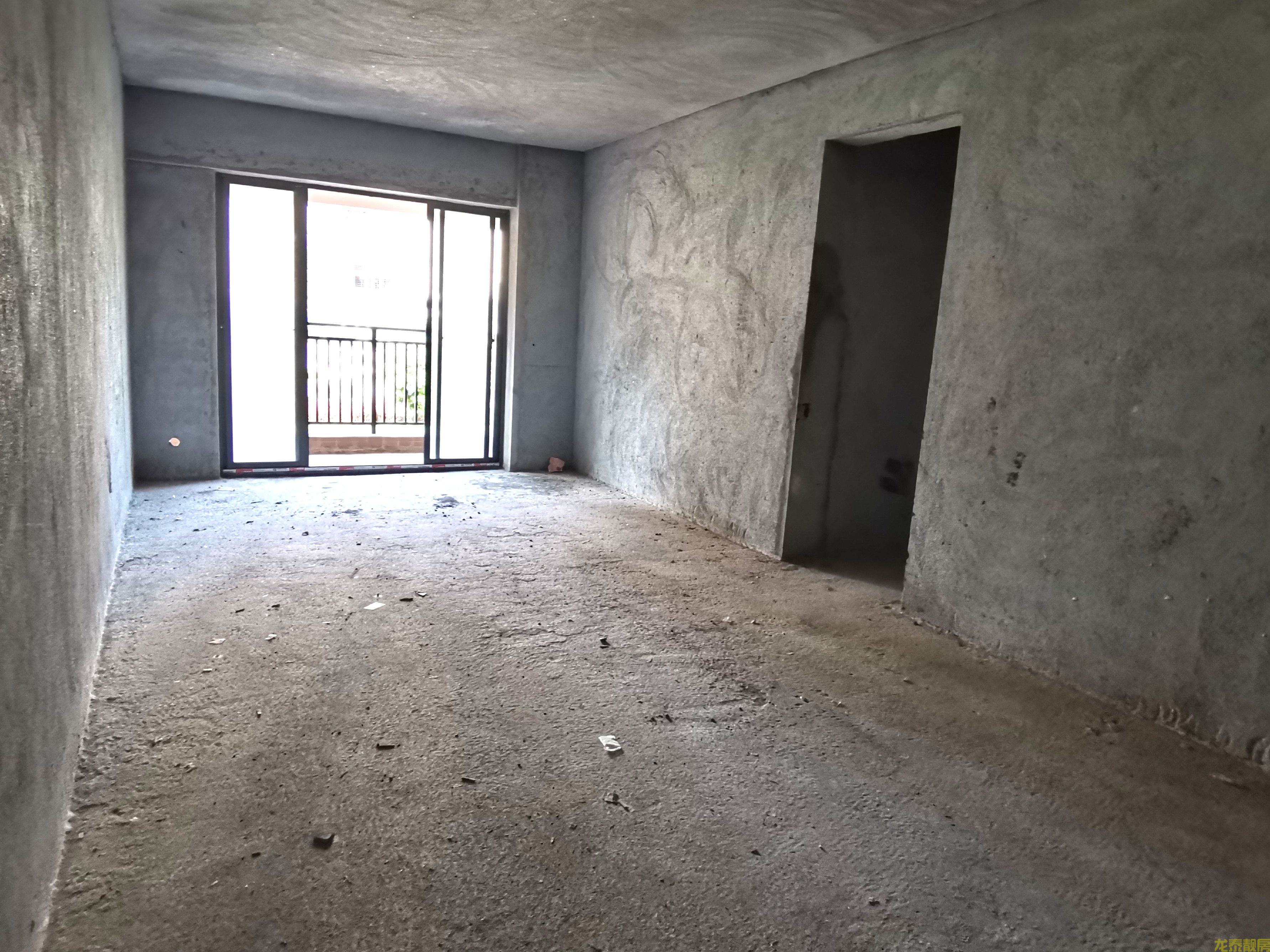 康怡花园电梯毛坯三房