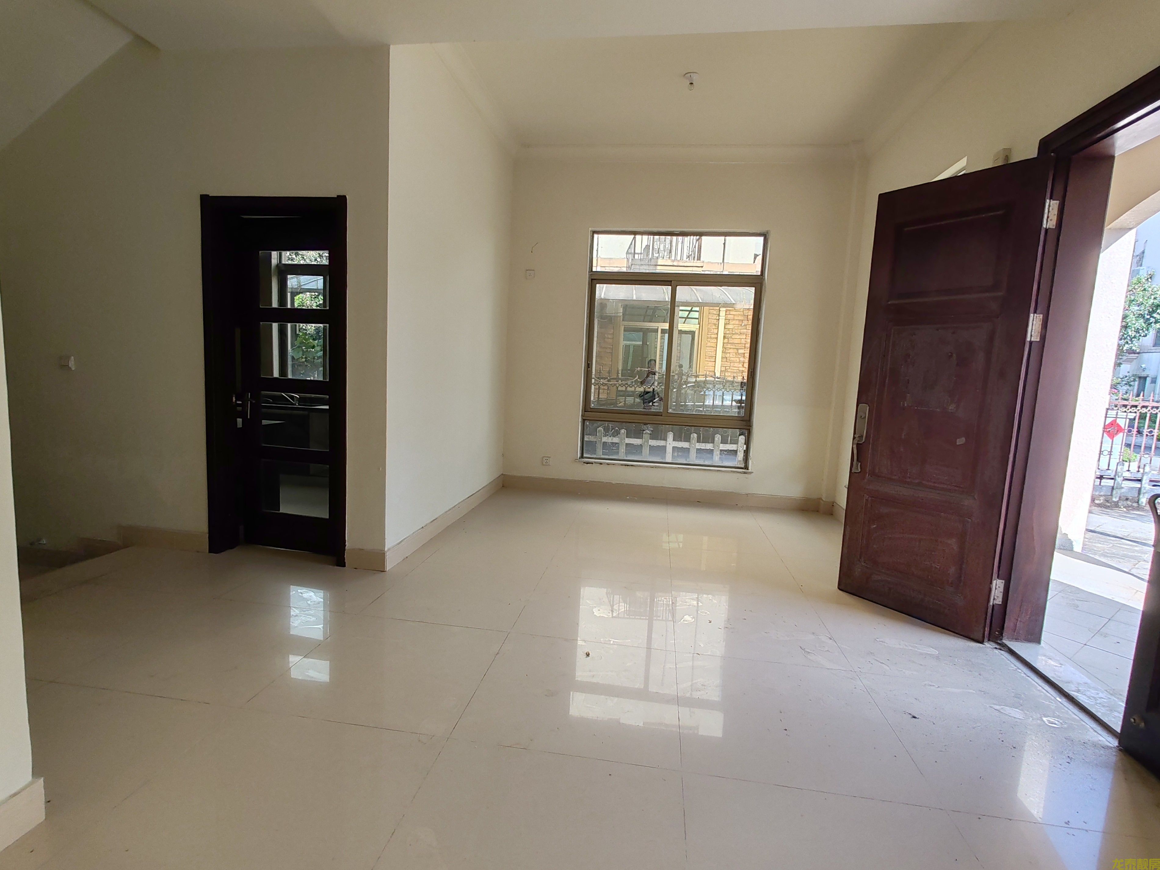 碧桂园别墅200多平精装未入住过