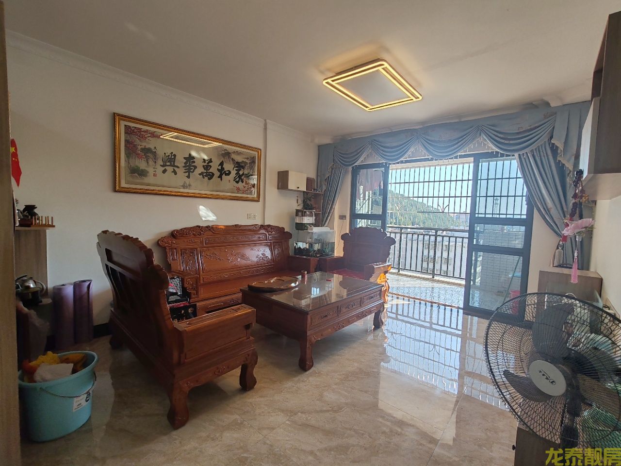 广信嘉园楼王单位，劲笋！毛坯价住精装大三房！