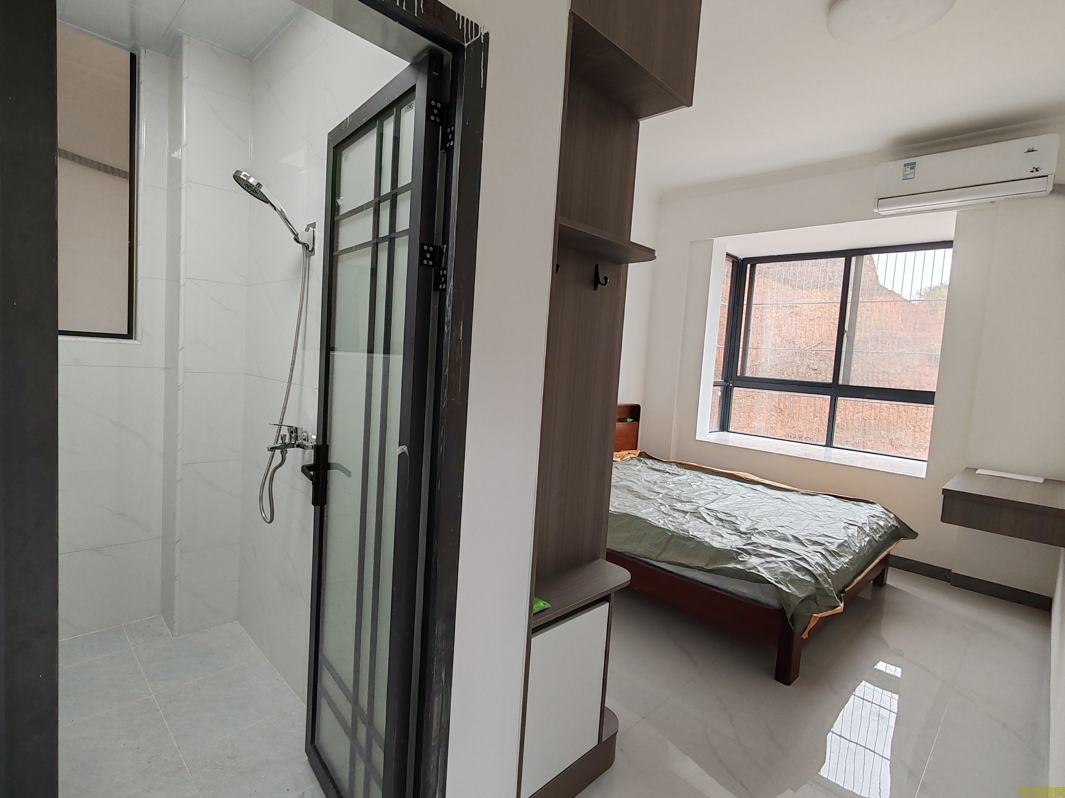 江南城“5字头全新精装三房”